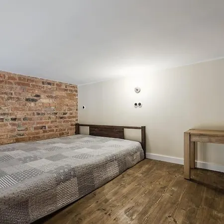 Center Loft2 *