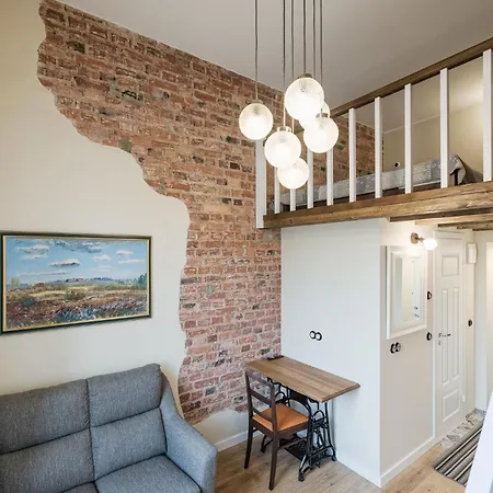 Center Loft2 *